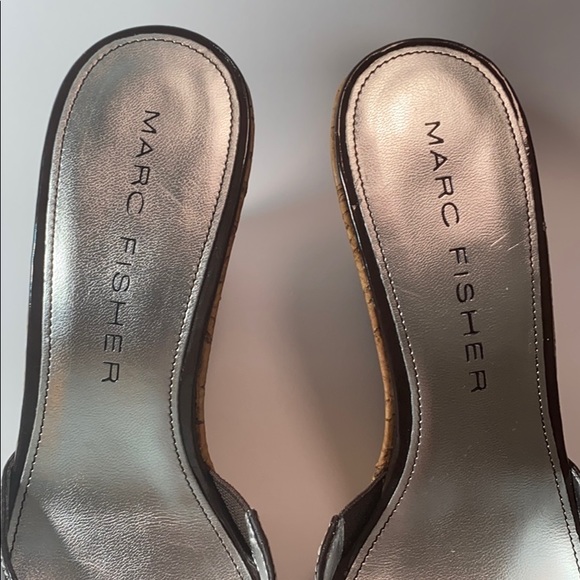 MARC FISHER Obell Cork Wedges, Shiny Pat. Leather, Buckle, Flawless Size 9.5 - Picture 5 of 10